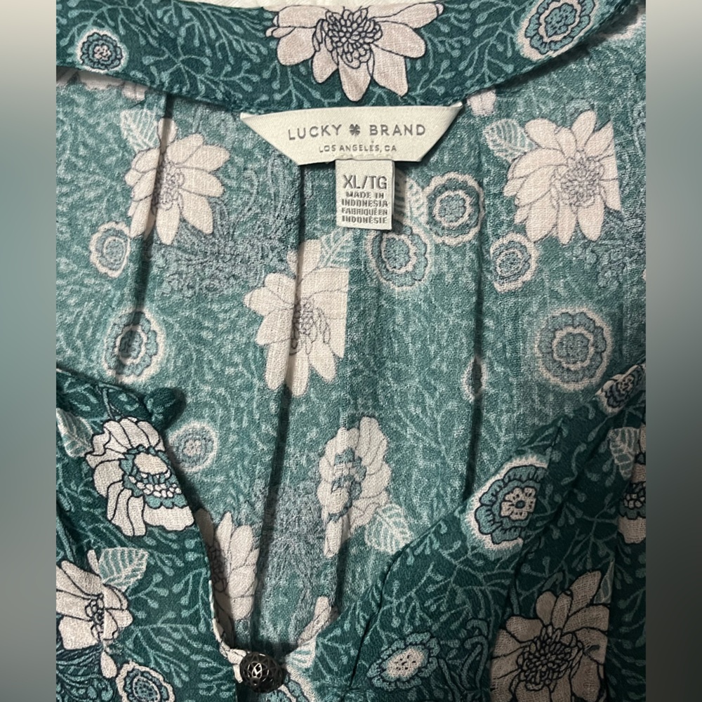 Lucky Brand Green Floral Peasant Top with Delicate Round Buttons - Picture 2 of 7